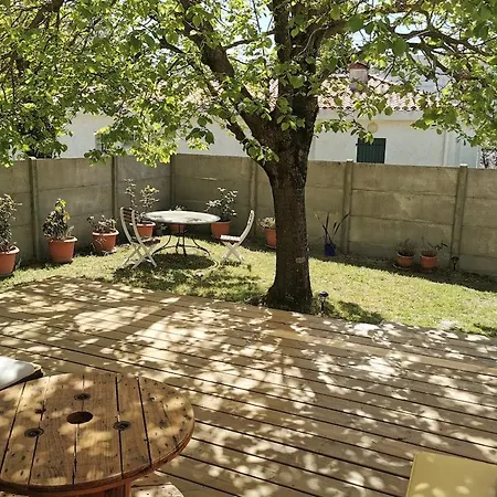 T2 Avec Jardin Proche 아파트